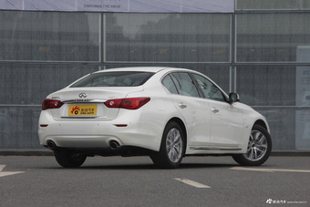 2016款英菲尼迪Q50L 2.0T自动舒适版