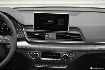 2018款奥迪Q5L 2.0T自动45 TFSI尊享时尚型