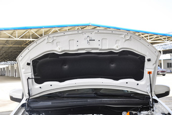 2016款哈弗H1 1.5L自动舒适型蓝标改款 钛白