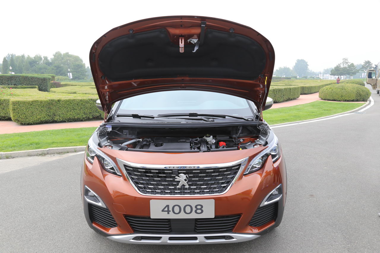 2017款标致4008 1.8t自动豪华gt版