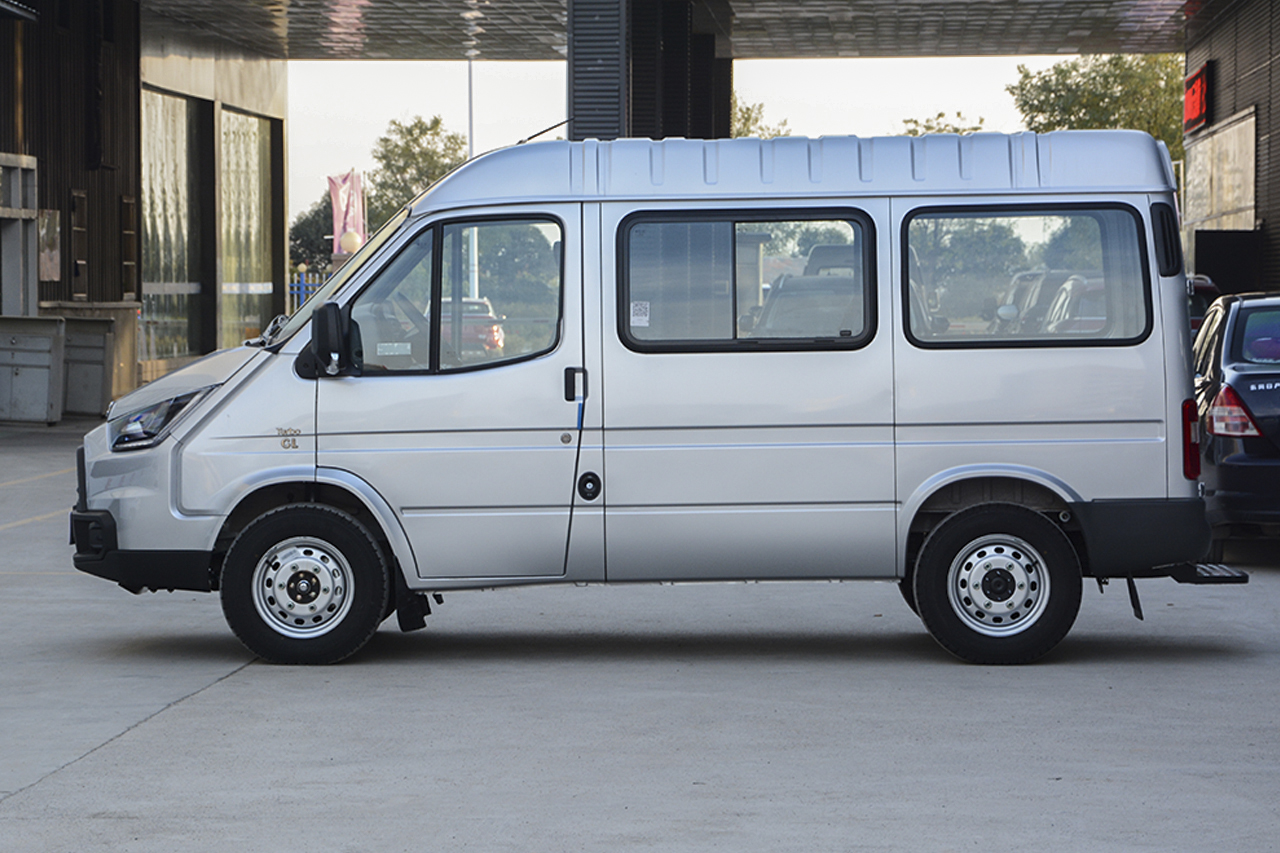 2017款特顺2.8T手动商运型短轴中顶6/7/8座JX493