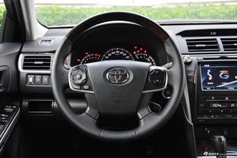 2016款凯美瑞2.5L自动十周年纪念豪华导航版