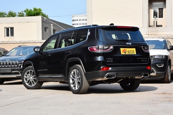 2018款大指挥官2.0T自动四驱尊享导航版