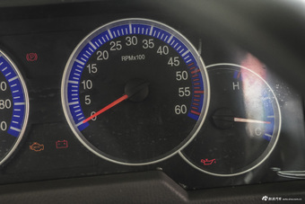 2013款 勇士 2.7L 三门四驱汽油版