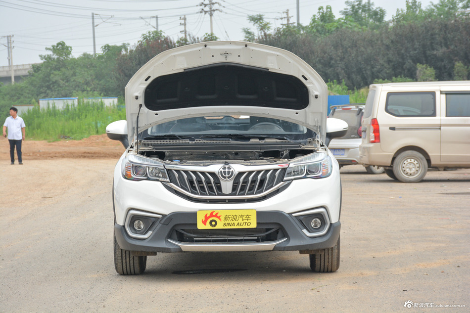 2017款中华V3 1.5L手动精英型