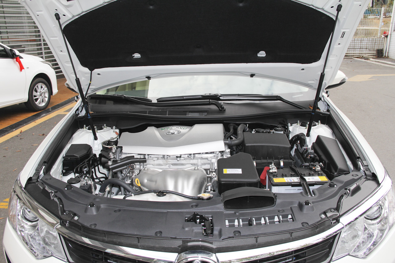 2016款凯美瑞2.0L自动十周年纪念领先版