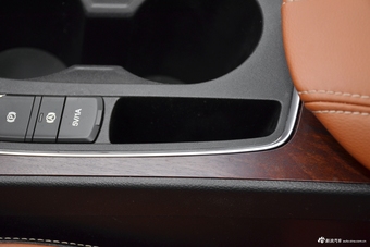 2017款宝骏560律动版1.5T手动乐享型