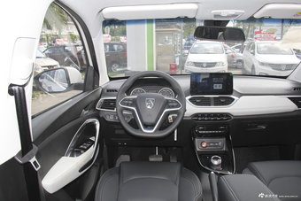 2018款宝骏530 1.8L自动豪华型