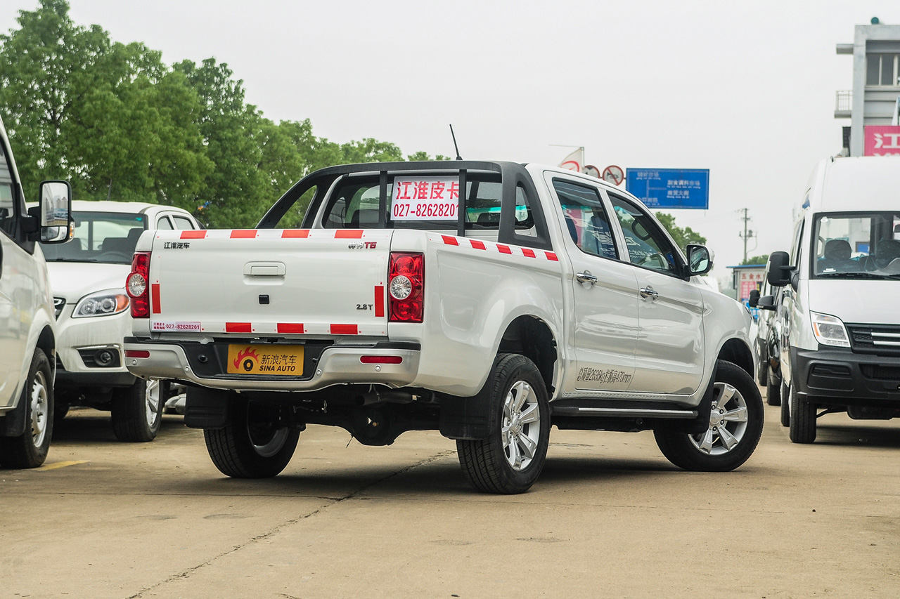 2015款帅铃T6 2.8T手动柴油新锐型HFC4DA1-2C