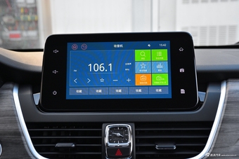 2019款宝骏730 1.5T自动DCT时尚型7座