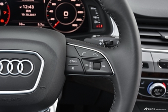 2018款奥迪Q7 3.0T自动45TFSI S line运动型