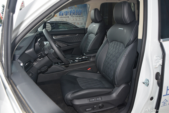 2017上汽大通D90 2.0T自动四驱北极星