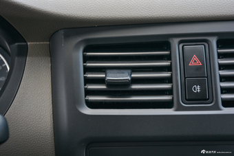 2016款五菱荣光V 1.2L手动实用型