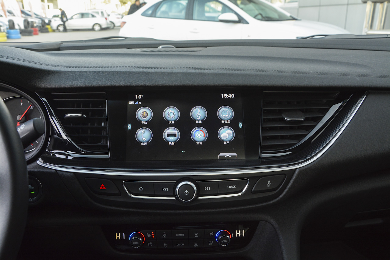 2017款君威2.0T自动尊贵型28T