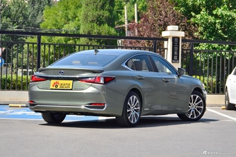 2018款雷克萨斯ES 2.5L自动300h尊享版