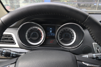 2017款揽福1.9T手动柴油两驱豪华版7座