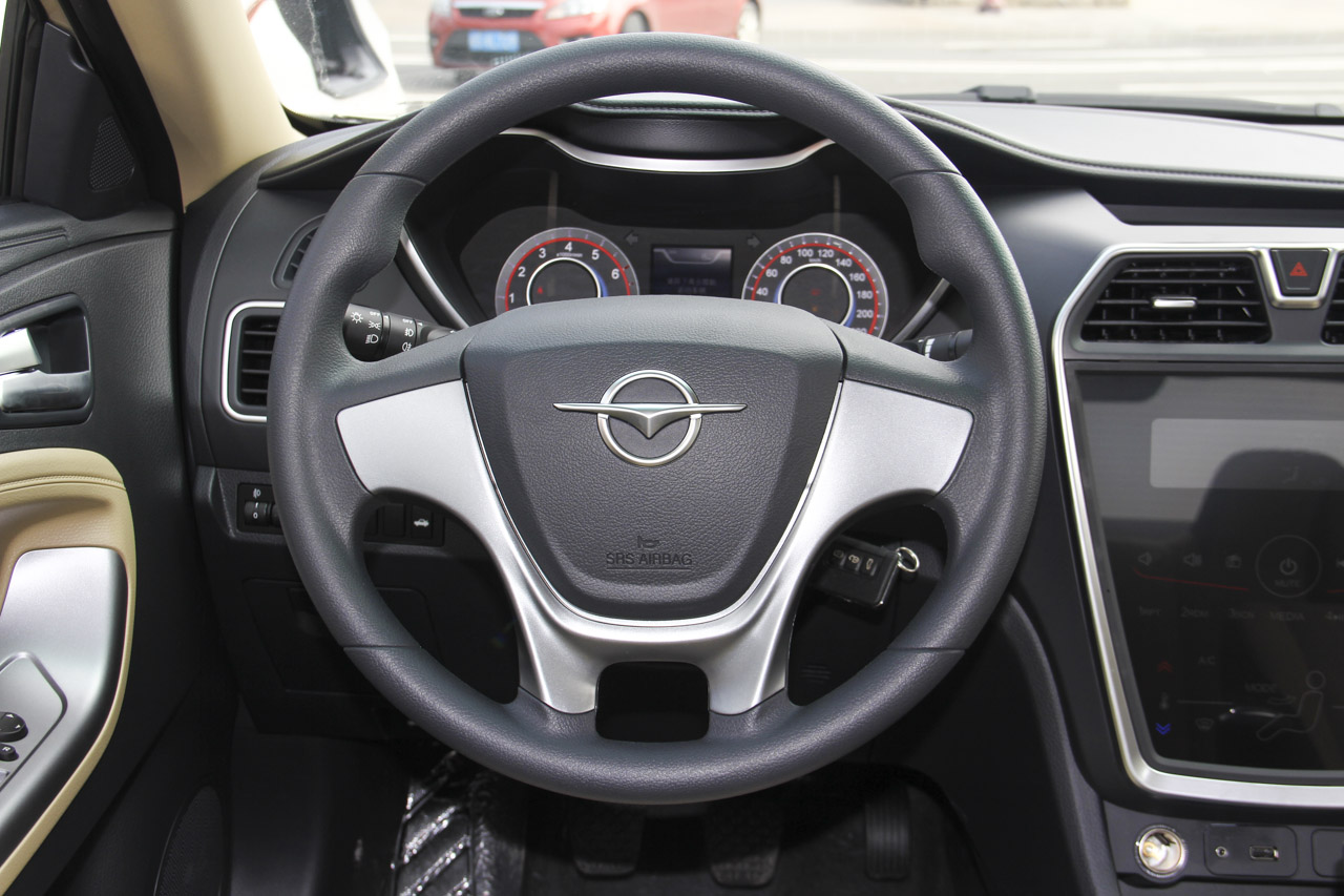 2017款海马福美来1.6L手动舒适型