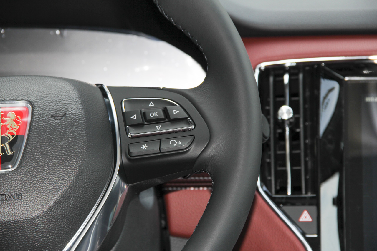 2016款荣威RX5 30T自动四驱互联网智尊版