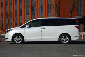 2017款GL8 2.0T自动尊享型