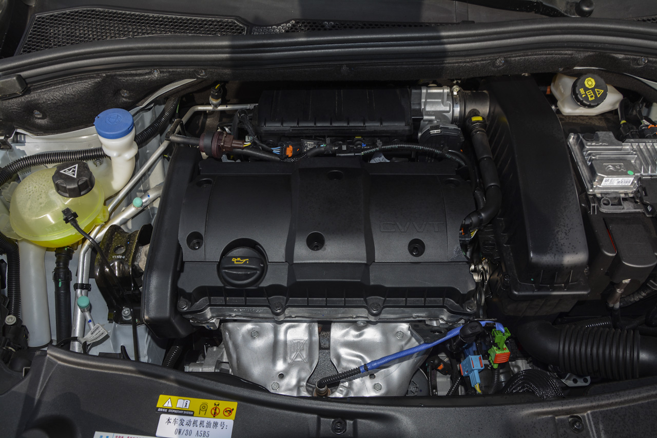 2018款标致2008 1.6L自动潮流版