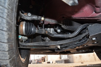 2017款北汽威望 M50f 1.3T手动豪华型（红）