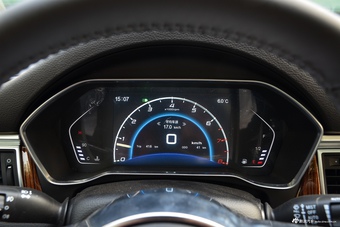 2017款众泰SR9 2.0T 手动极致之梦版（黑色）