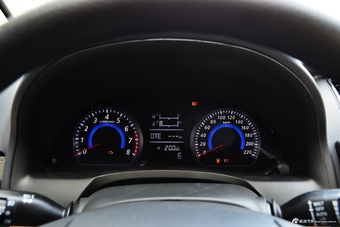 2016款众泰Z300 1.5L手动尊享型