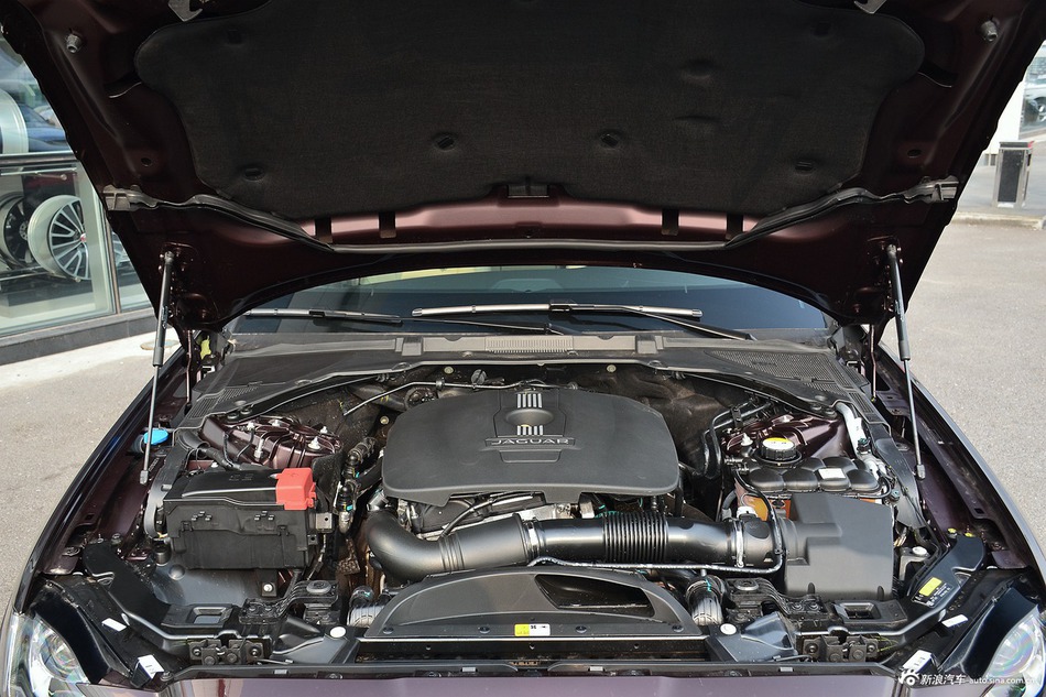 2016款捷豹XFL 2.0T自动200PS豪华版