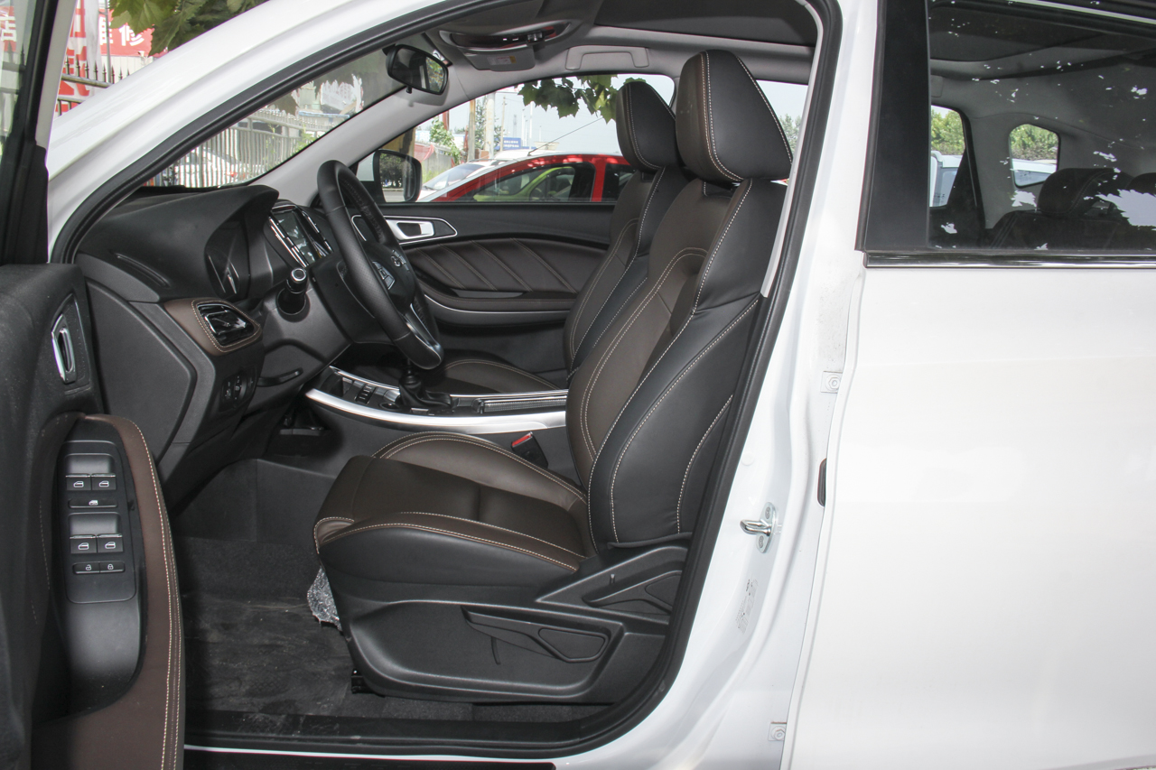 2018款瑞虎7 1.5T手动精英版