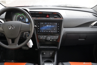 2017款EC系列 EC200 灵秀版