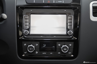 2016款 野马汽车 T70  1.8L 手动精英款 波尔多红