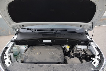 2016款宝骏560 .1.8L AMT智能手动豪华型 (白色)