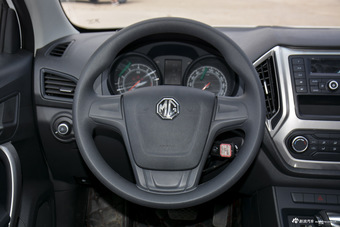 2016款名爵锐行1.5L自动风尚版