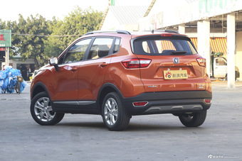 2016款长安CS15 1.5L自动时尚版