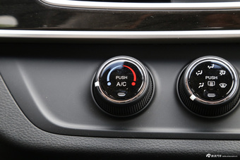 2017款宝骏560 1.5T 手动舒适型7座 