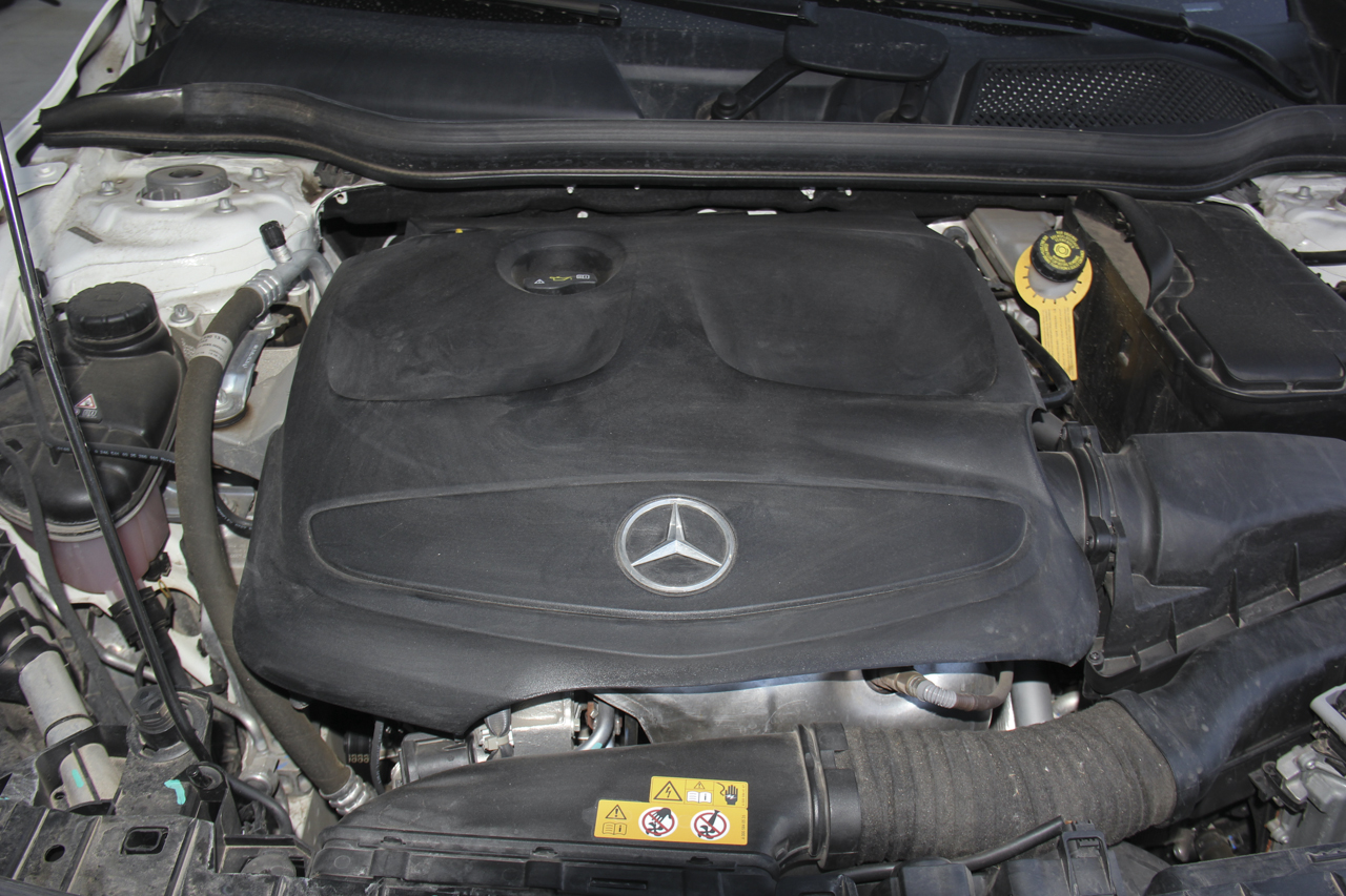 2018款奔驰GLA级 2.0T自动220 4MATIC运动型