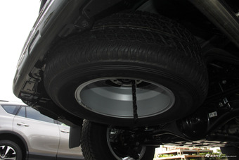 2016款普拉多2.7L自动标准版