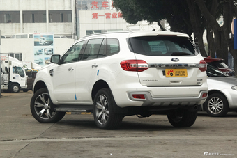 2017款撼路者2.0T自动四驱旗舰版汽油7座 