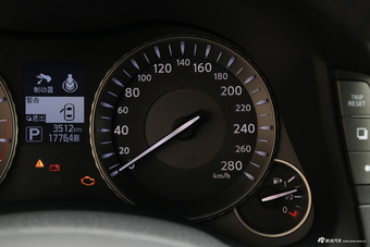 2017款英菲尼迪Q70L 2.5L自动豪华版