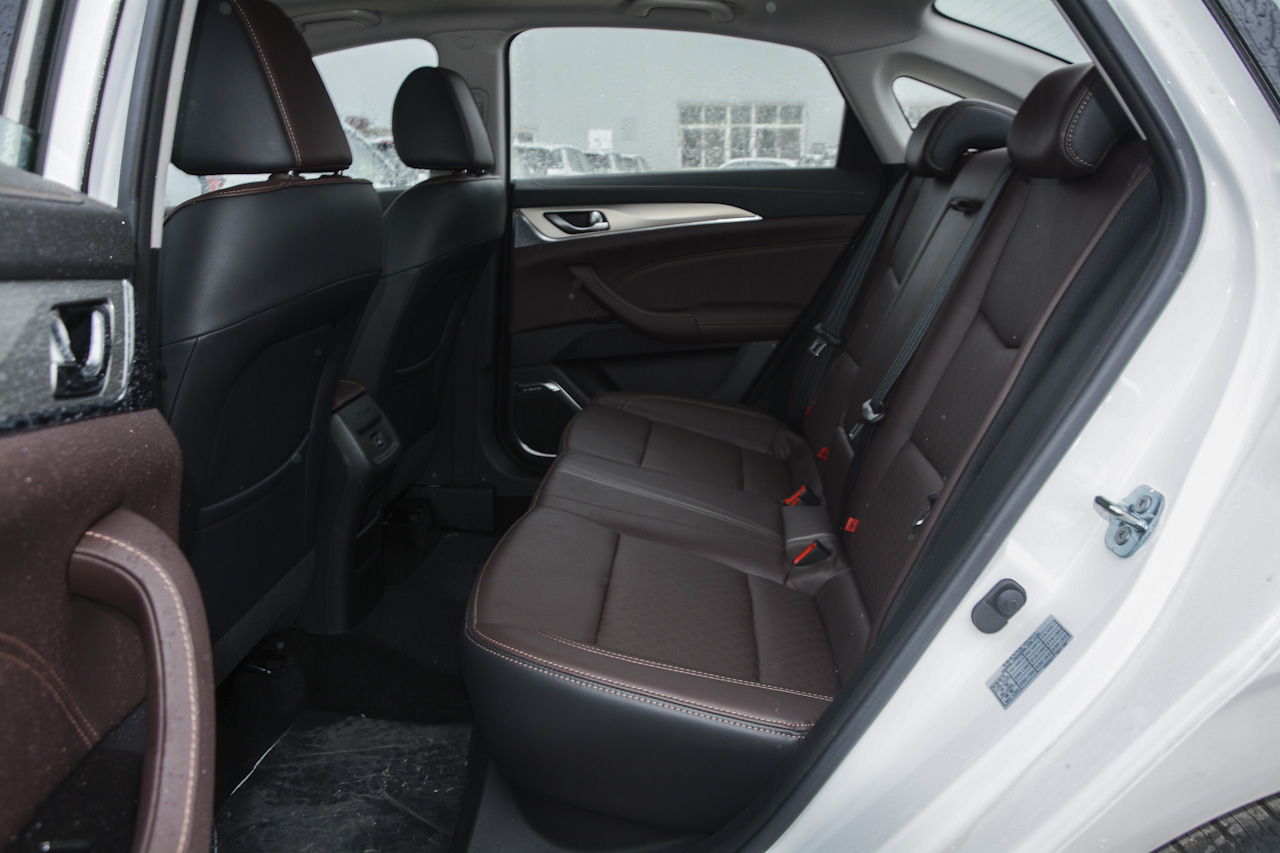 2018款逸动1.6L GDI手动尊尚型