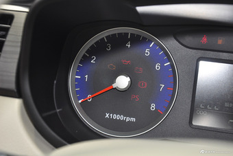 2015款启辰D50 1.6L自动时尚版