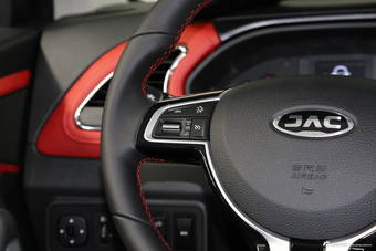 2017款江淮iEV7S 智尊型