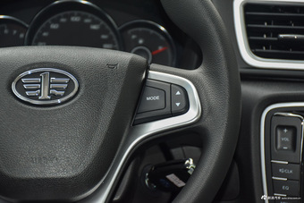 2015款骏派D60 1.5L手动标准型