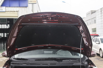 2016款昌河Q25 1.5L手动乐趣版 魅惑红