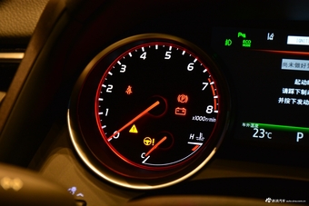 2018款凯美瑞2.5L 运动版