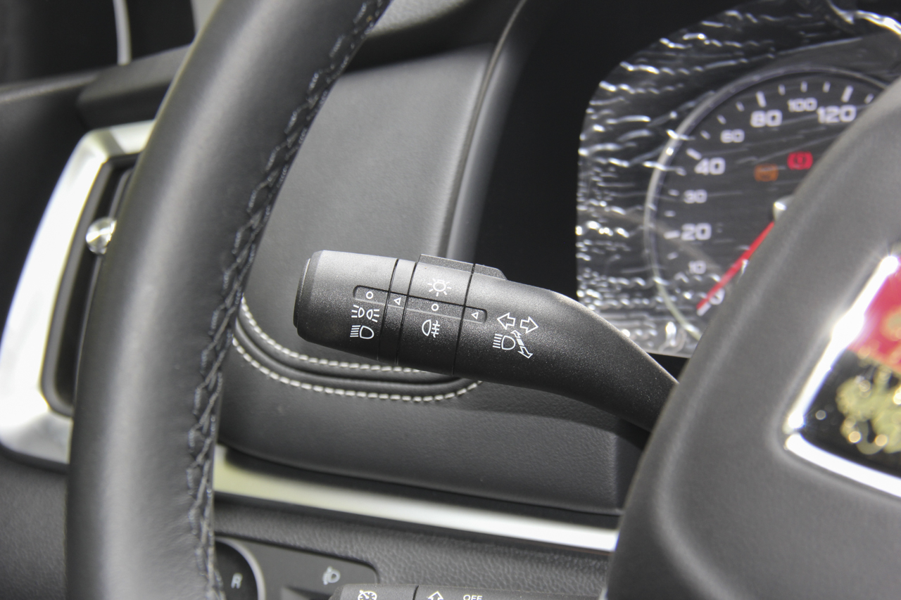 2018款荣威i6 1.5T自动旗舰版20T