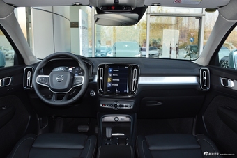 2019款沃尔沃XC40 2.0T四驱子夜亚马逊蓝T4图片