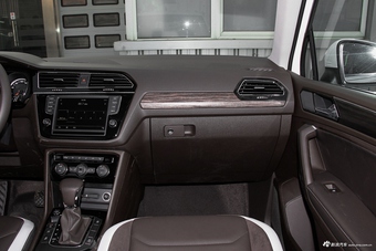 2017款途观L 2.0T自动四驱豪华版380TSI