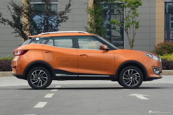 2017款众泰T300 1.5L手动尊享型