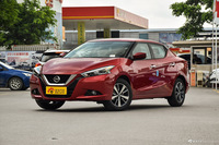 2016款蓝鸟 1.6L自动炫酷版 烈焰红
